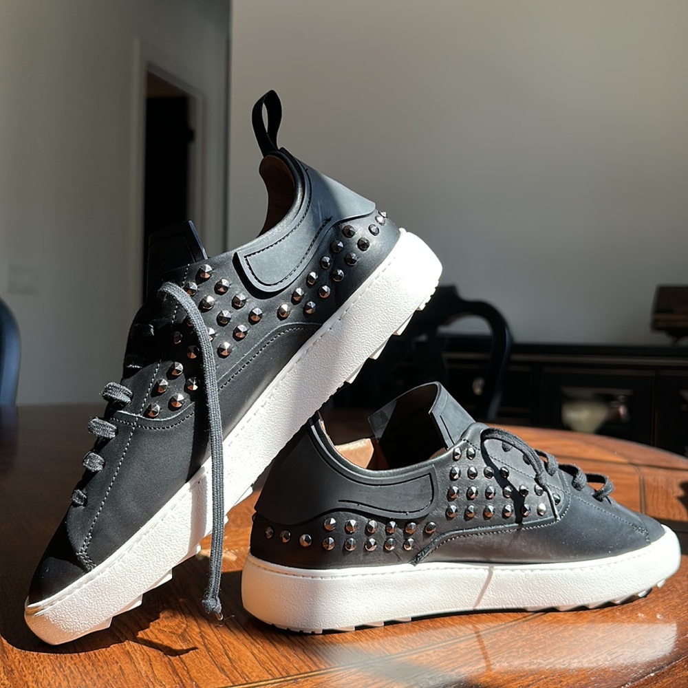 ESSEutESSE Studded Black Sneaker